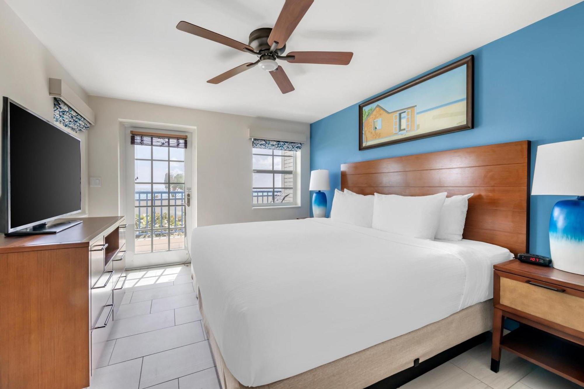 One-Bedroom King Room with Ocean Front